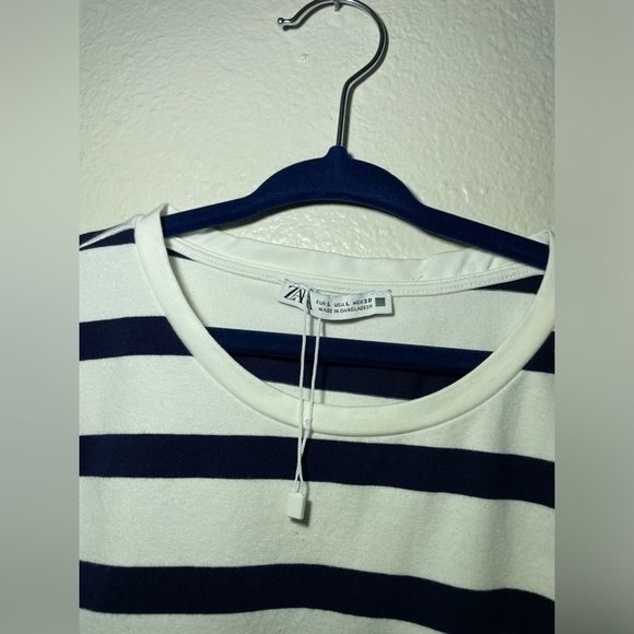 ZARA CROPPED STRETCH T-SHIRT SIZE LARGE - Picture 3 of 4